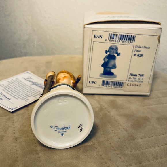 Goebel M.J. Hummel - Fratz Pixie Vintage Porcelain Figurine - Picture 4 of 4